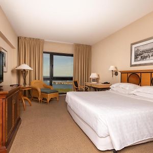 Guest room 1 King Ocean view